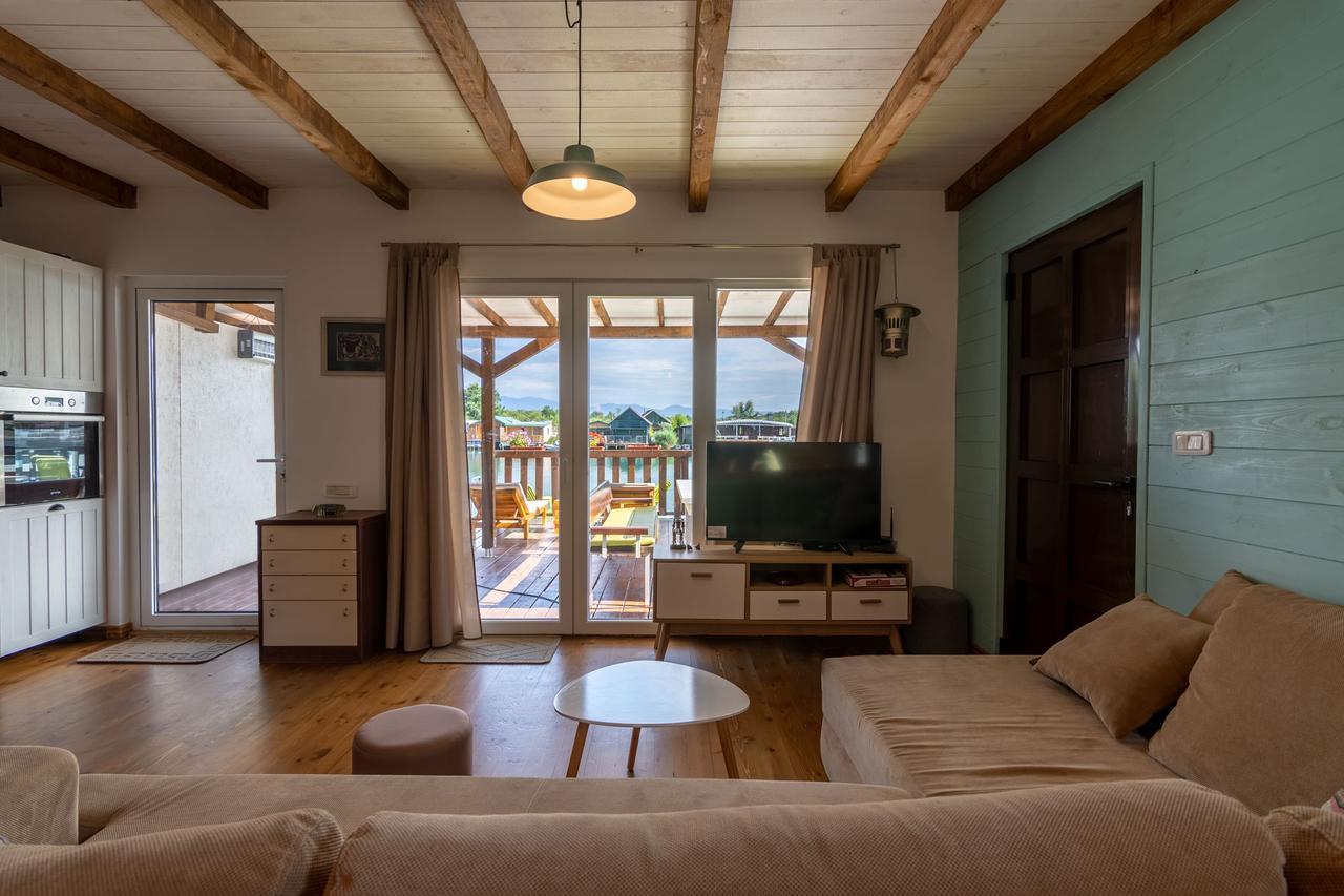 Hakuna Matata Apartments ウルツィニ エクステリア 写真