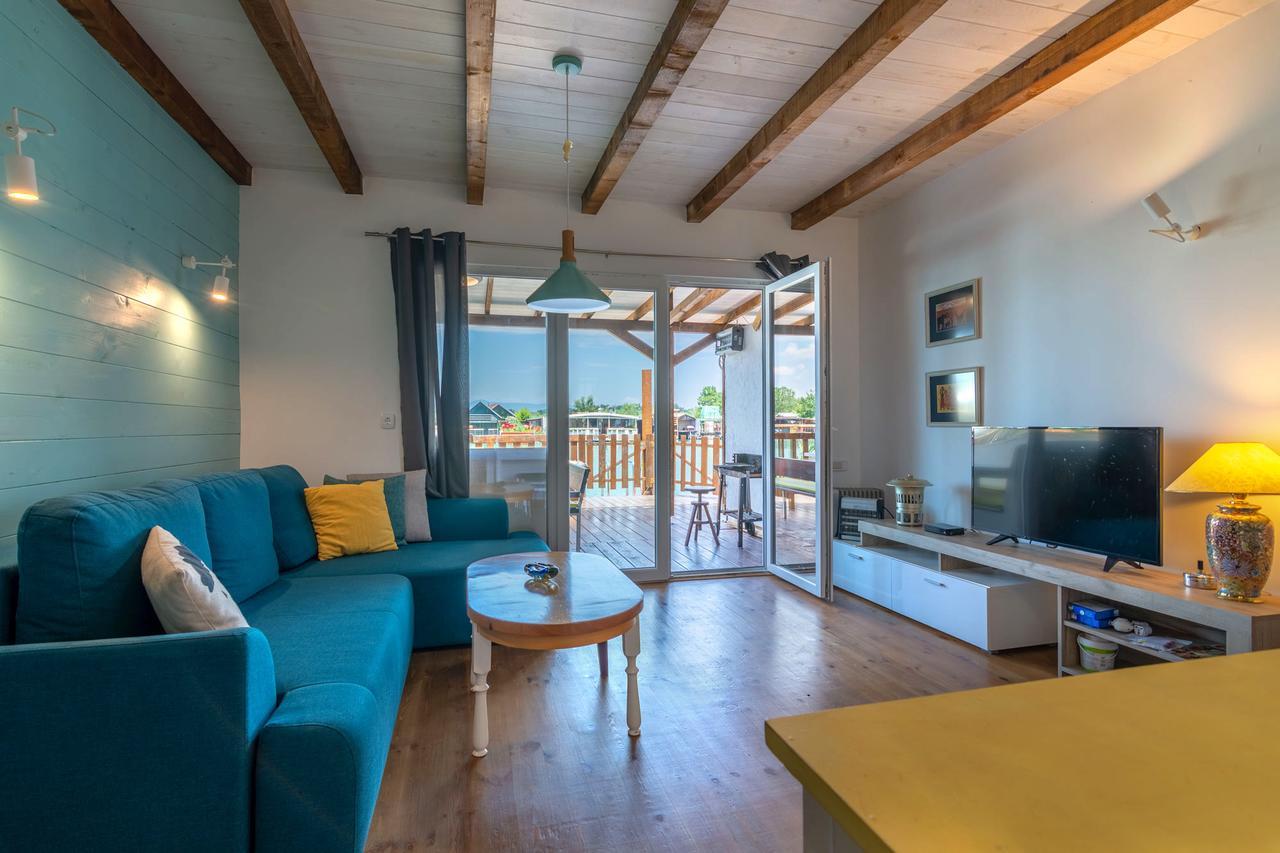Hakuna Matata Apartments ウルツィニ エクステリア 写真